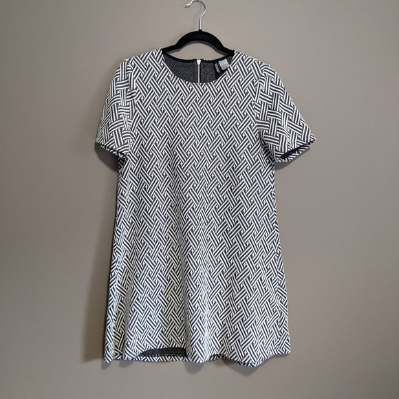 Divided | black and white patterned dress - Picture 1 of 5